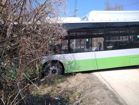 Денонощна Пътна помощ(репатриране) на всички видове камиони и автобуси. Бързо отзоваване и коректност. Възможност за действие във всяка точка на страната и чужбина. 