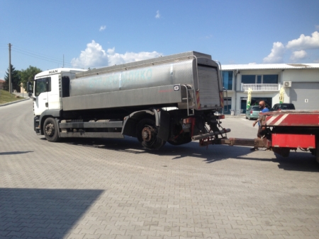 Денонощна Пътна помощ(репатриране) на всички видове камиони и автобуси. Бързо отзоваване и коректност. Възможност за действие във всяка точка на страната и чужбина.