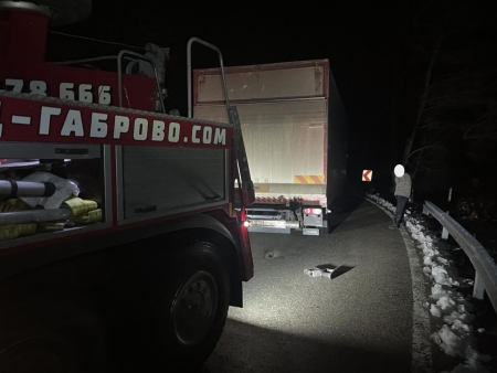 Денонощна Пътна помощ(репатриране) на всички видове камиони и автобуси. Бързо отзоваване и коректност. Възможност за действие във всяка точка на страната и чужбина. 