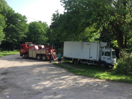 Денонощна Пътна помощ(репатриране) на всички видове камиони и автобуси. Бързо отзоваване и коректност. Възможност за действие във всяка точка на страната и чужбина. 