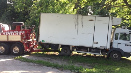 Денонощна Пътна помощ(репатриране) на всички видове камиони и автобуси. Бързо отзоваване и коректност. Възможност за действие във всяка точка на страната и чужбина. 
