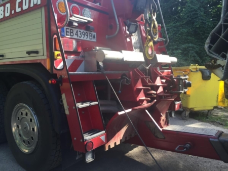 Денонощна Пътна помощ(репатриране) на всички видове камиони и автобуси. Бързо отзоваване и коректност. Възможност за действие във всяка точка на страната и чужбина. 