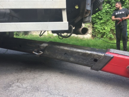 Денонощна Пътна помощ(репатриране) на всички видове камиони и автобуси. Бързо отзоваване и коректност. Възможност за действие във всяка точка на страната и чужбина. 