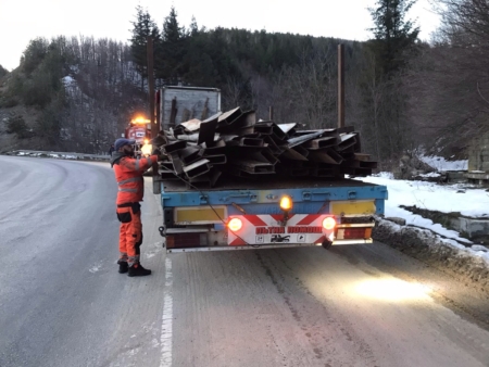 Денонощна Пътна помощ(репатриране) на всички видове камиони и автобуси. Бързо отзоваване и коректност. Възможност за действие във всяка точка на страната и чужбина. 