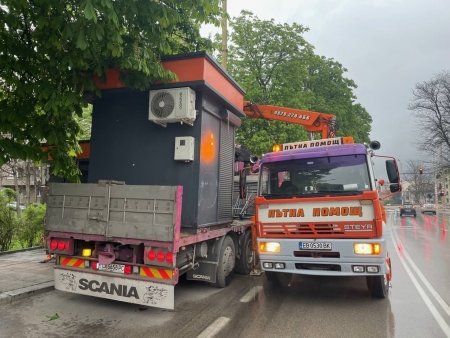 Денонощна Пътна помощ(репатриране) на всички видове камиони и автобуси. Бързо отзоваване и коректност. Възможност за действие във всяка точка на страната и чужбина. 