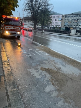 Денонощна Пътна помощ(репатриране) на всички видове камиони и автобуси. Бързо отзоваване и коректност. Възможност за действие във всяка точка на страната и чужбина. 