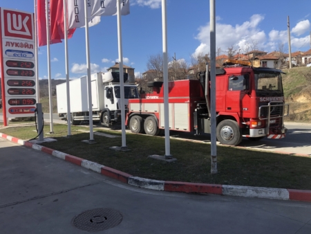 Денонощна Пътна помощ(репатриране) на всички видове камиони и автобуси. Бързо отзоваване и коректност. Възможност за действие във всяка точка на страната и чужбина.