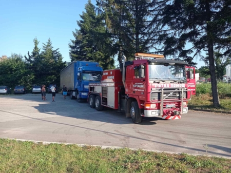 Денонощна Пътна помощ(репатриране) на всички видове камиони и автобуси. Бързо отзоваване и коректност. Възможност за действие във всяка точка на страната и чужбина. 