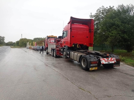 Денонощна Пътна помощ(репатриране) на всички видове камиони и автобуси. Бързо отзоваване и коректност. Възможност за действие във всяка точка на страната и чужбина. 