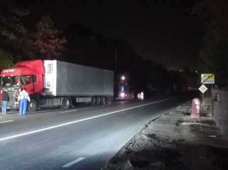 Денонощна Пътна помощ(репатриране) на всички видове камиони и автобуси. Бързо отзоваване и коректност. Възможност за действие във всяка точка на страната и чужбина. 