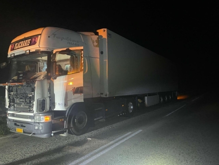 Репатриране на Скания влекач превозващ близо 20 тона портокали с повреден двигател на главен път София-Варна.