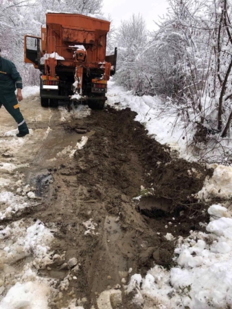 Денонощна Пътна помощ(репатриране) на всички видове камиони и автобуси. Бързо отзоваване и коректност. Възможност за действие във всяка точка на страната и чужбина.