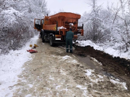 Денонощна Пътна помощ(репатриране) на всички видове камиони и автобуси. Бързо отзоваване и коректност. Възможност за действие във всяка точка на страната и чужбина.