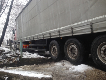 Денонощна Пътна помощ(репатриране) на всички видове камиони и автобуси. Бързо отзоваване и коректност. Възможност за действие във всяка точка на страната и чужбина. 