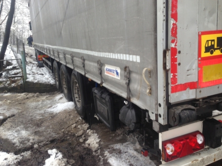 Денонощна Пътна помощ(репатриране) на всички видове камиони и автобуси. Бързо отзоваване и коректност. Възможност за действие във всяка точка на страната и чужбина. 