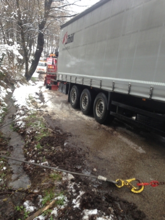 Денонощна Пътна помощ(репатриране) на всички видове камиони и автобуси. Бързо отзоваване и коректност. Възможност за действие във всяка точка на страната и чужбина. 