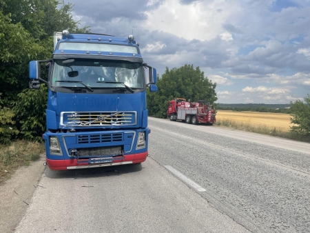 Репатриране на Волво FH с откъсната кабина следствие удар в гондола. Наложи се кабината да се върне на мястото си с лебедка за да се избегне повреда на хладилния агрегат зад нея. Рязането на болтовете на кардана бяха друго препятствие което забави операцията по изтегляне.