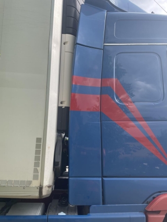 Репатриране на Волво FH с откъсната кабина следствие удар в гондола. Наложи се кабината да се върне на мястото си с лебедка за да се избегне повреда на хладилния агрегат зад нея. Рязането на болтовете на кардана бяха друго препятствие което забави операцията по изтегляне.