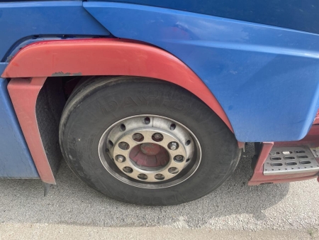Репатриране на Волво FH с откъсната кабина следствие удар в гондола. Наложи се кабината да се върне на мястото си с лебедка за да се избегне повреда на хладилния агрегат зад нея. Рязането на болтовете на кардана бяха друго препятствие което забави операцията по изтегляне.